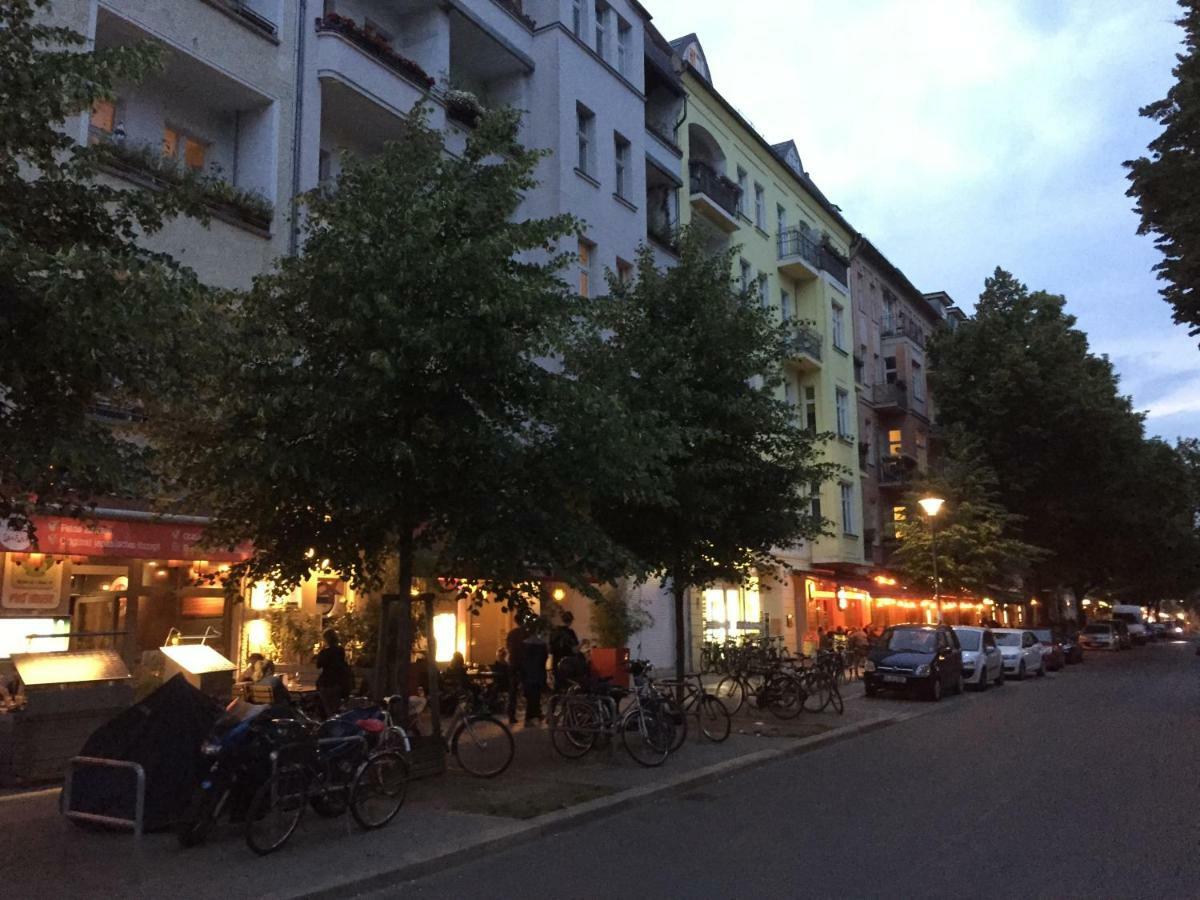 Upmarket Studio With Balcony In Friedrichshain Berlijn