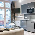 Upmarket Studio With Balcony In Friedrichshain