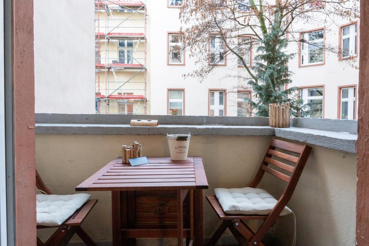 Upmarket Studio With Balcony In Friedrichshain Appartement Berlijn