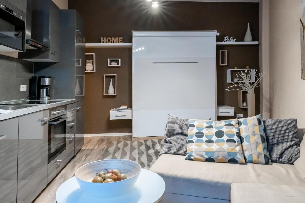 Upmarket Studio With Balcony In Friedrichshain Berlijn
