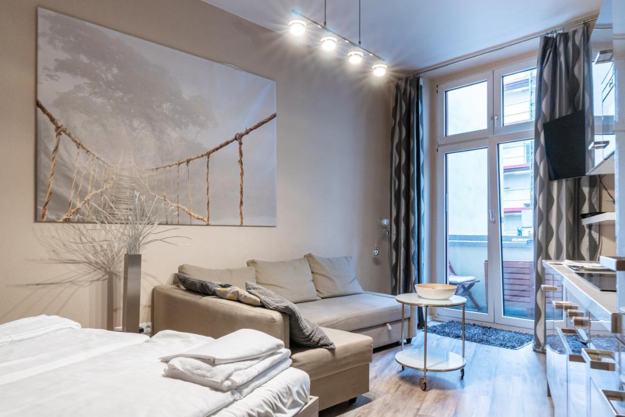 Upmarket Studio With Balcony In Friedrichshain Berlijn